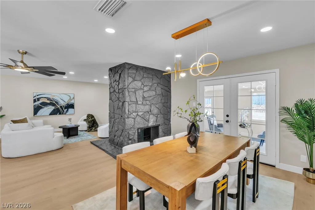 324 Lakehurst, Las Vegas, NV 89145