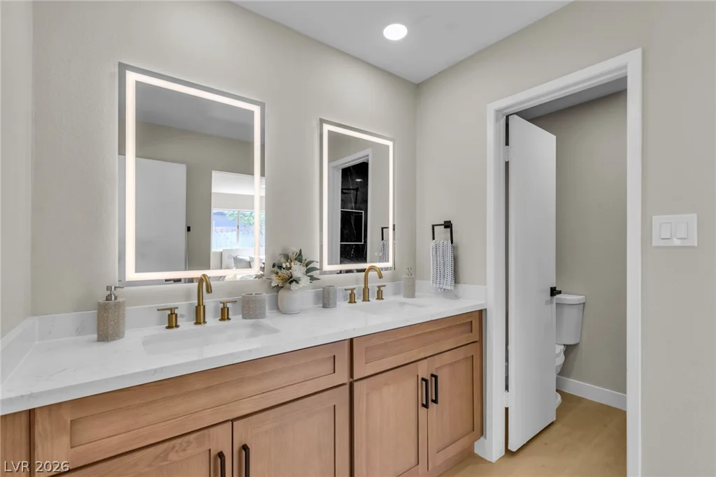 324 Lakehurst, Las Vegas, NV 89145