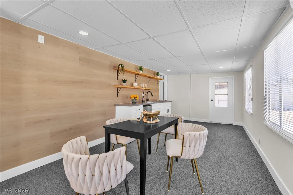 324 Lakehurst, Las Vegas, NV 89145