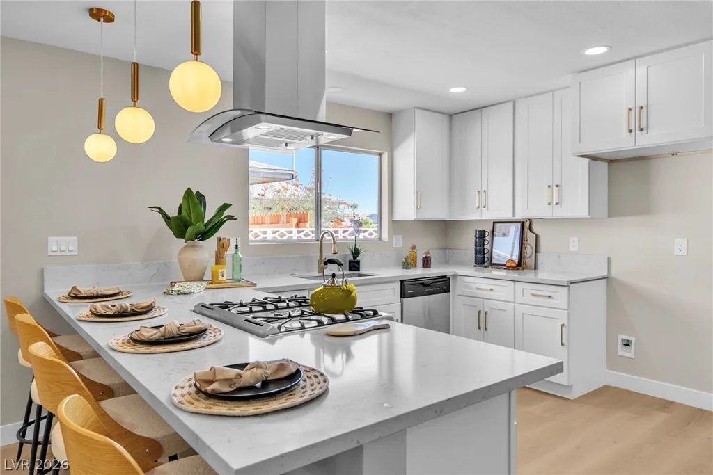 324 Lakehurst, Las Vegas, NV 89145