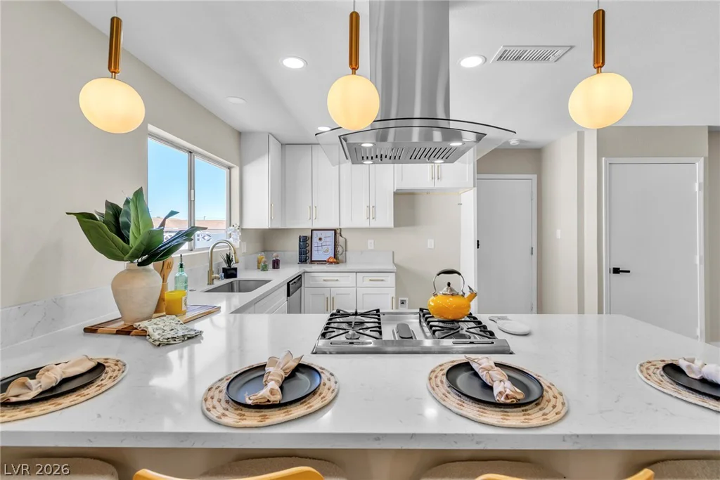 324 Lakehurst, Las Vegas, NV 89145