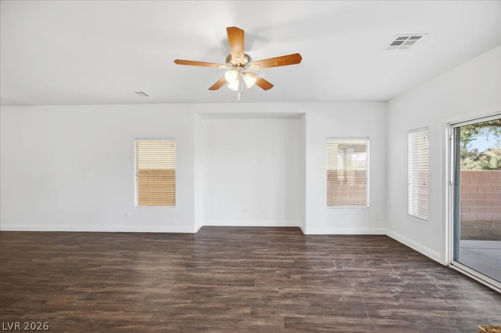 2884 Gables Vale, Las Vegas, NV 89121