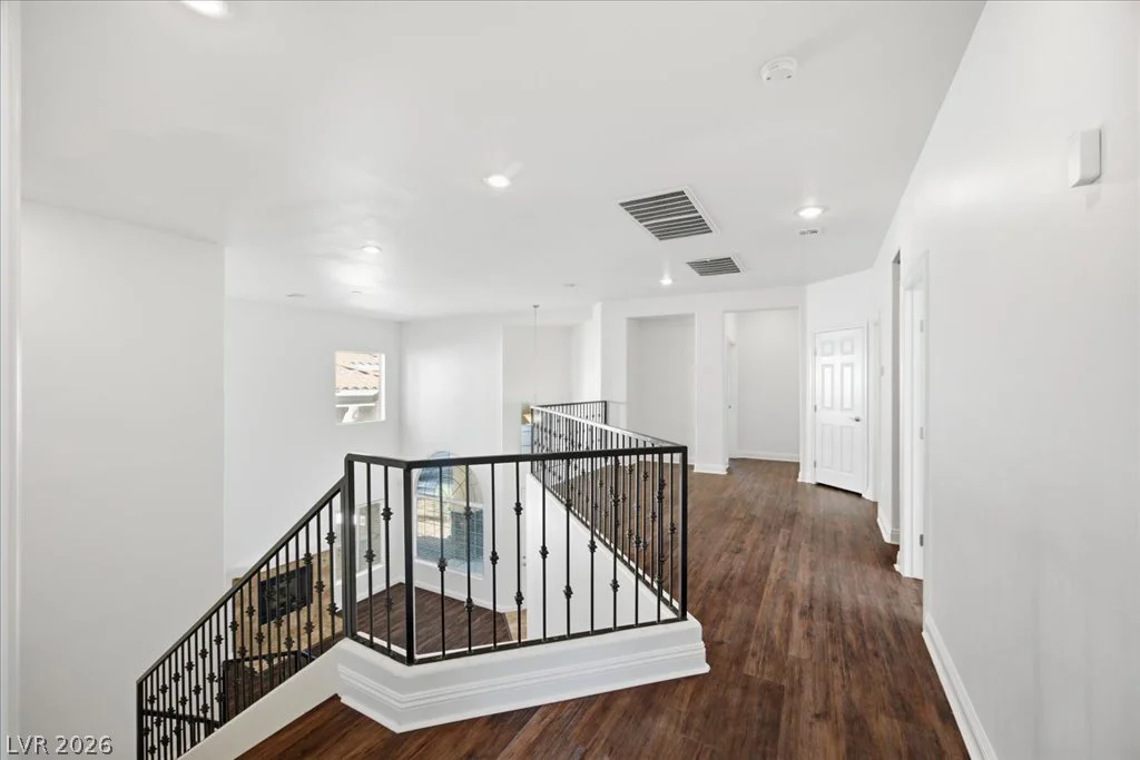 2884 Gables Vale, Las Vegas, NV 89121