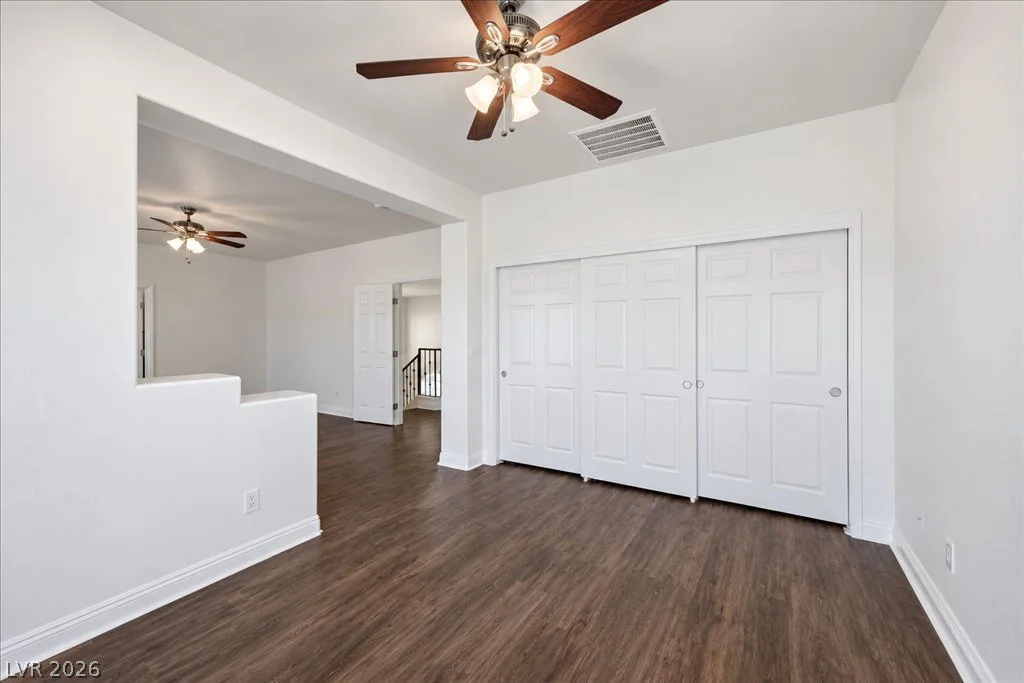 2884 Gables Vale, Las Vegas, NV 89121