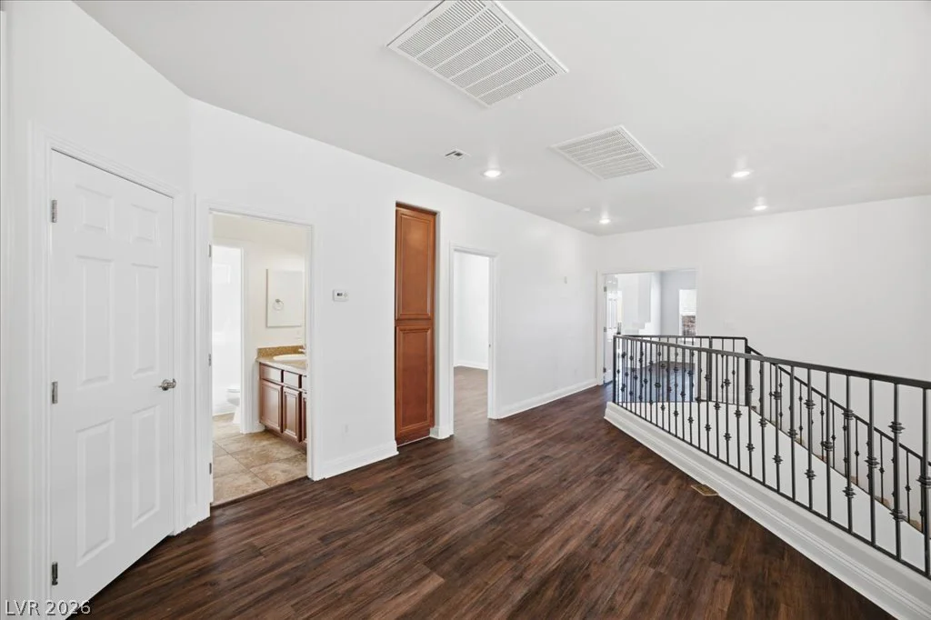 2884 Gables Vale, Las Vegas, NV 89121
