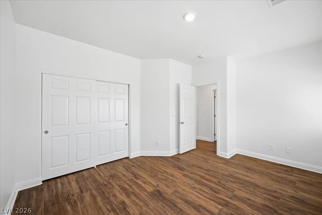2884 Gables Vale, Las Vegas, NV 89121