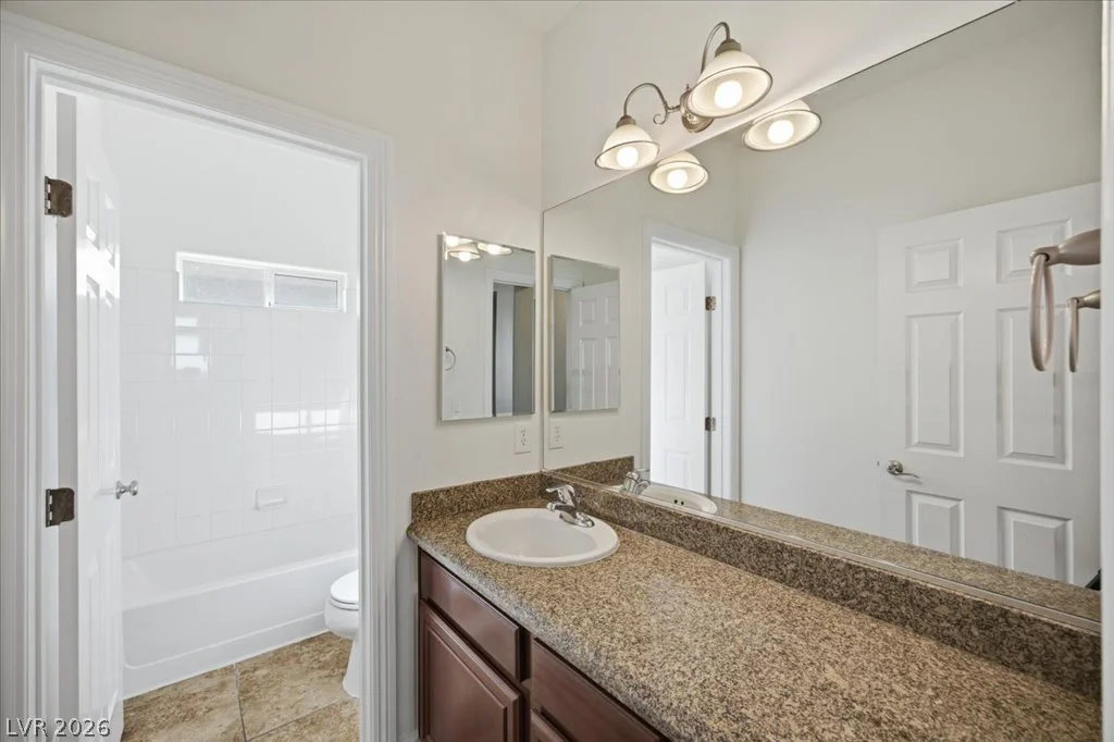 2884 Gables Vale, Las Vegas, NV 89121