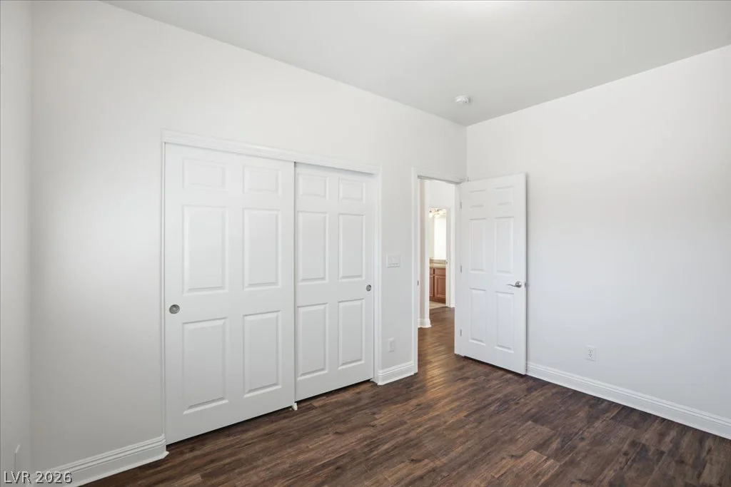 2884 Gables Vale, Las Vegas, NV 89121