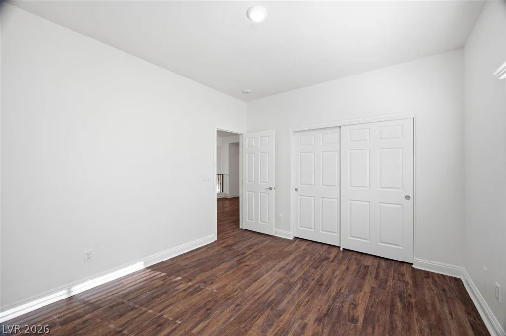 2884 Gables Vale, Las Vegas, NV 89121