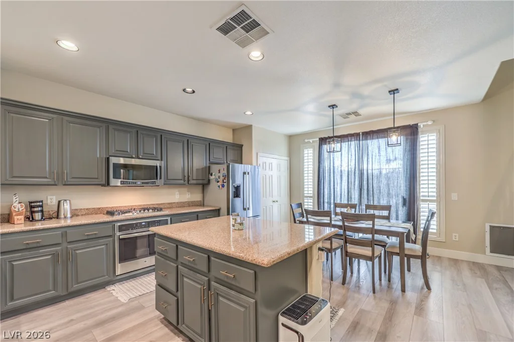 985 Sparkling Light, Henderson, NV 89052
