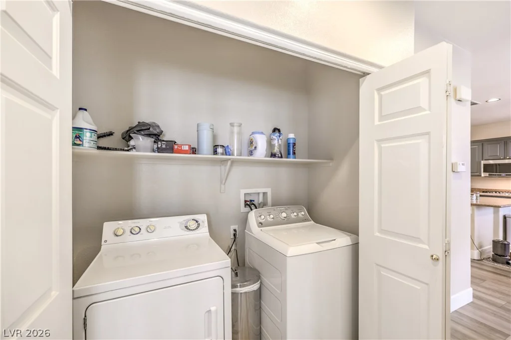 985 Sparkling Light, Henderson, NV 89052