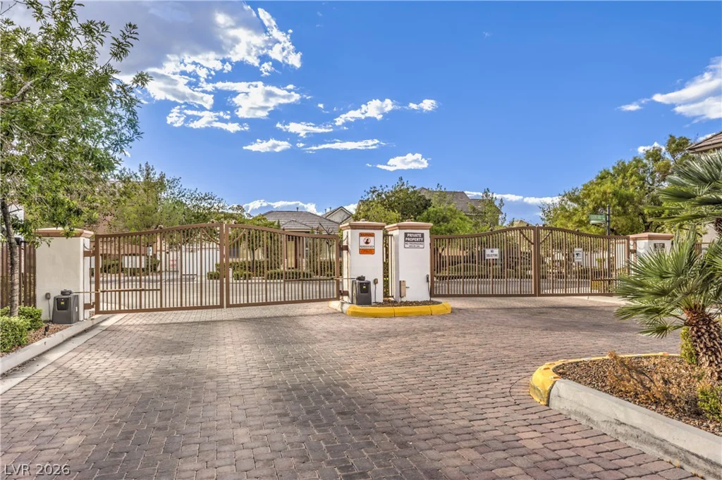 985 Sparkling Light, Henderson, NV 89052