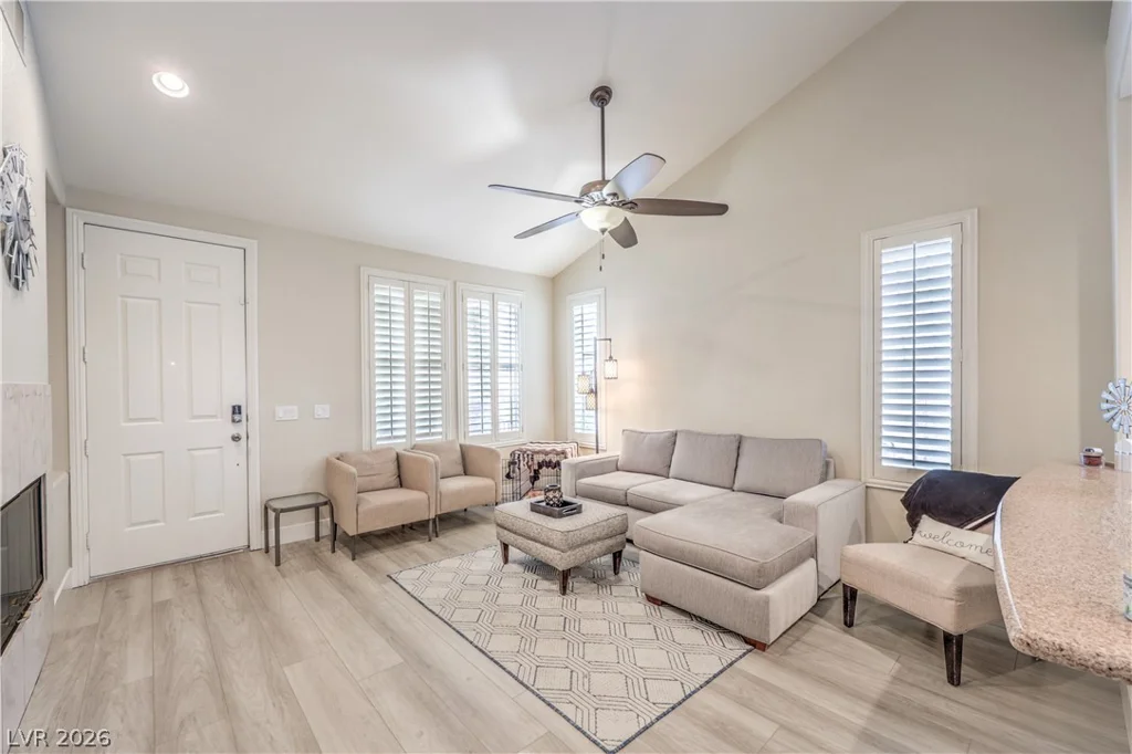 985 Sparkling Light, Henderson, NV 89052