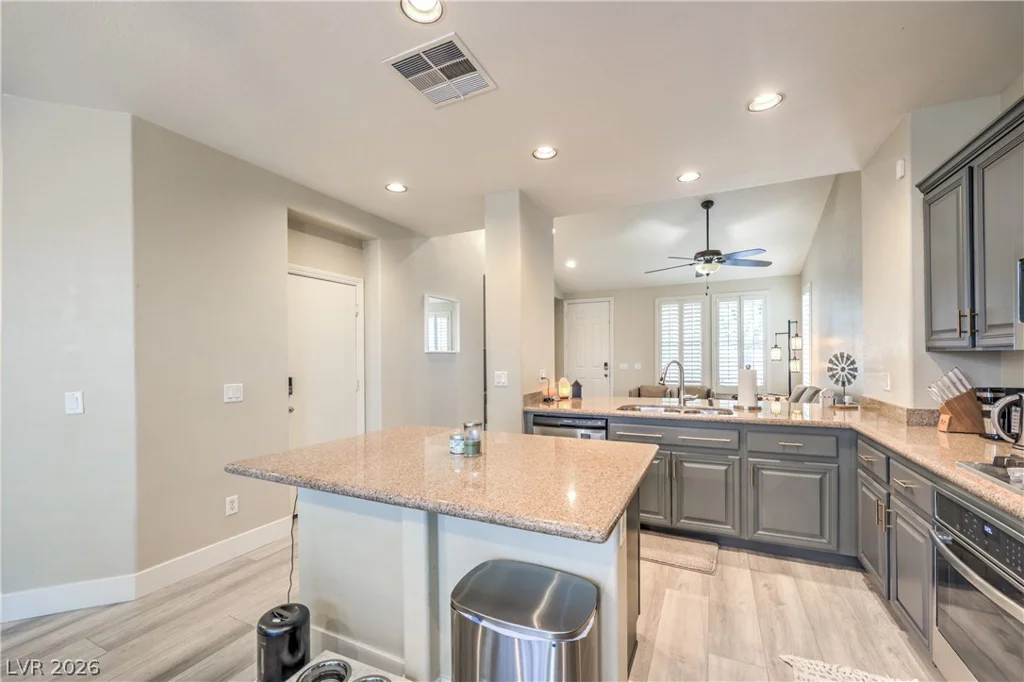 985 Sparkling Light, Henderson, NV 89052