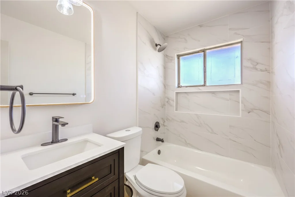 1004 Baker, Las Vegas, NV 89108