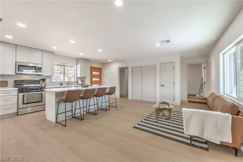 1004 Baker, Las Vegas, NV 89108
