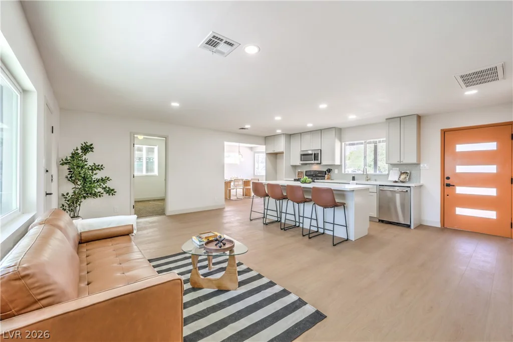 1004 Baker, Las Vegas, NV 89108