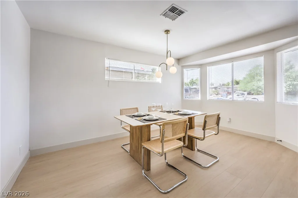 1004 Baker, Las Vegas, NV 89108