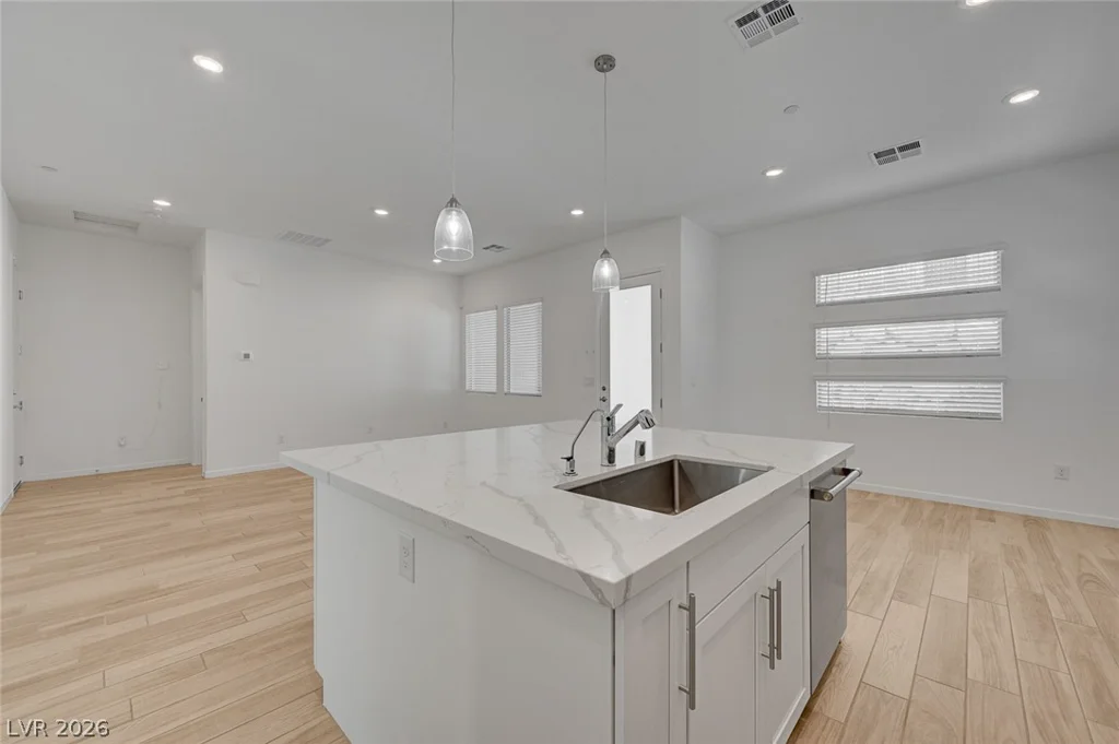 913 Allister Fields, Las Vegas, NV 89138