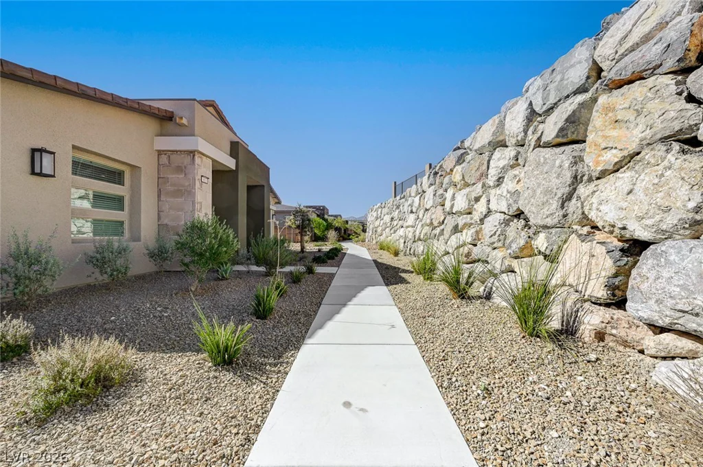 913 Allister Fields, Las Vegas, NV 89138