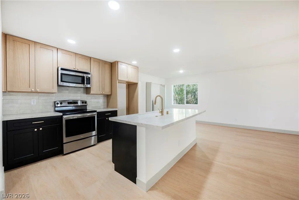 412 Gilday, North Las Vegas, NV 89030