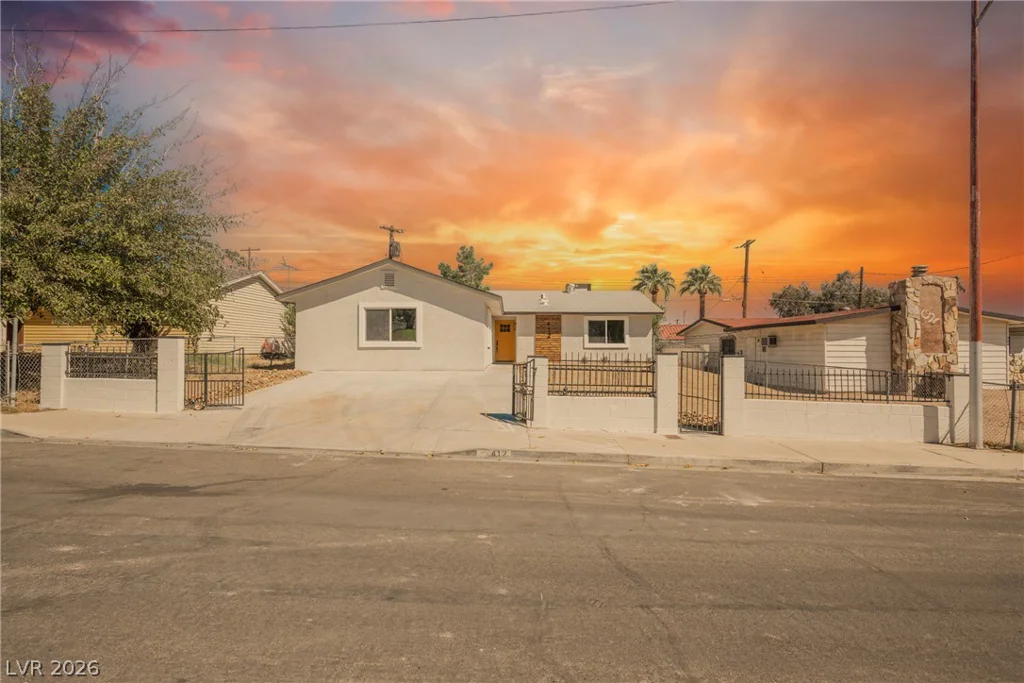 412 Gilday, North Las Vegas, NV 89030