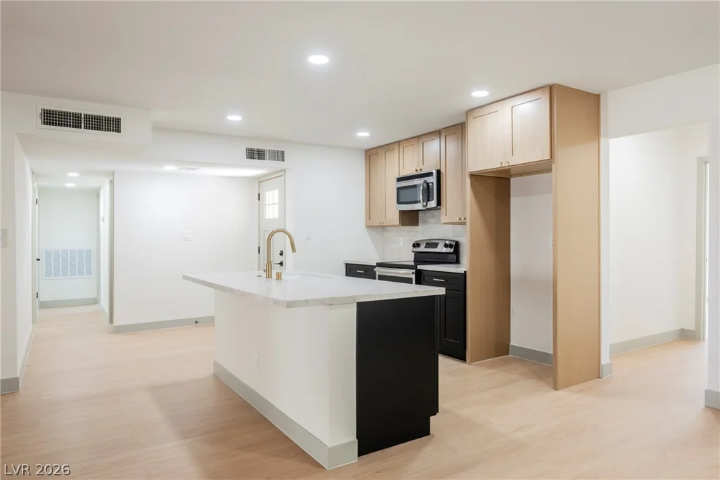 412 Gilday, North Las Vegas, NV 89030