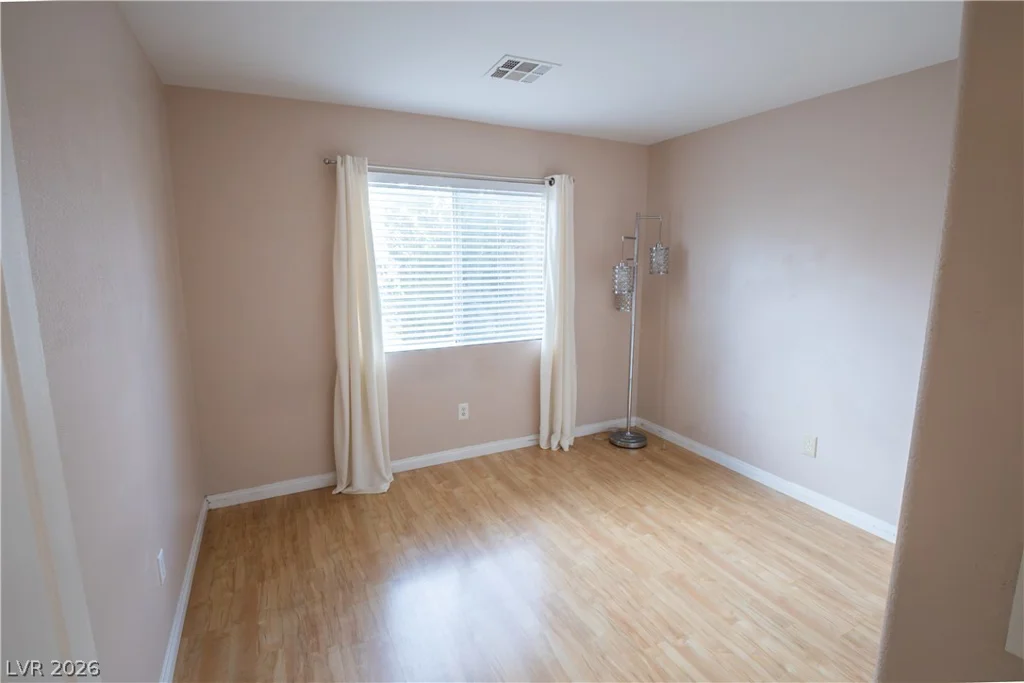 805 Old Mine Creek, Las Vegas, NV 89134