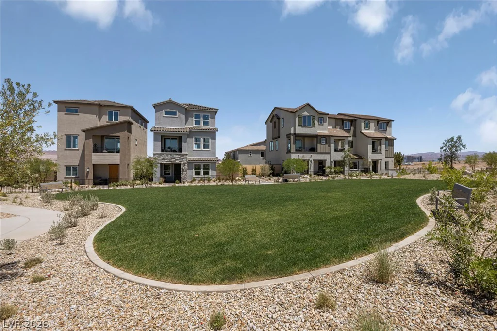 935 Ryton Pools, Henderson, NV 89014