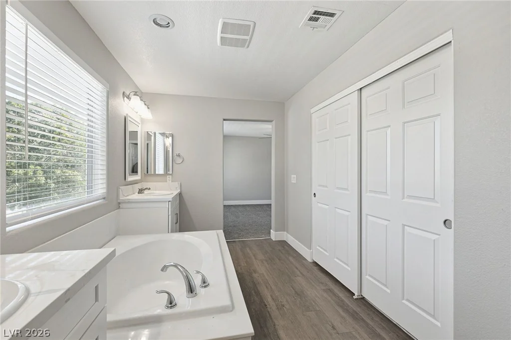4934 Scholl Canyon, Las Vegas, NV 89131