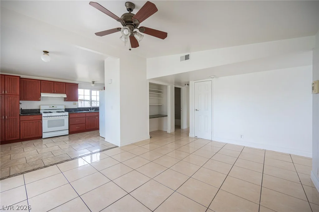 1956 Palora, Las Vegas, NV 89169