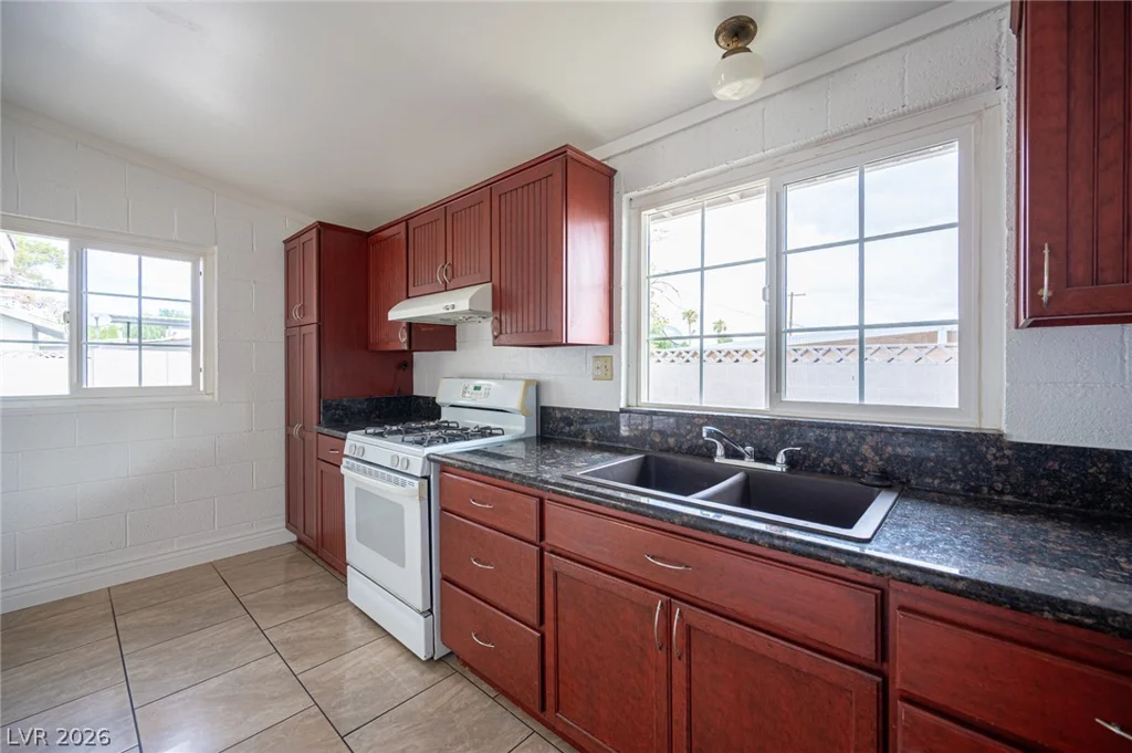 1956 Palora, Las Vegas, NV 89169