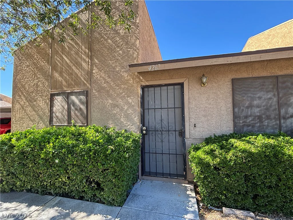 4267 Rollingstone, Las Vegas, NV 89103