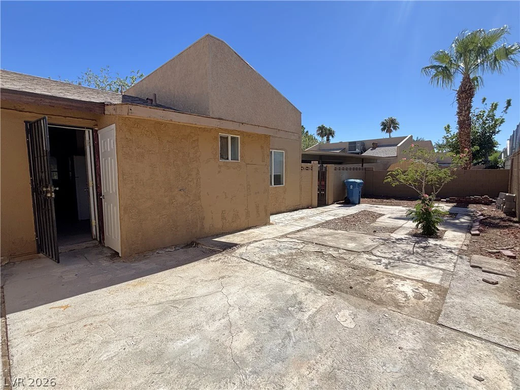 4267 Rollingstone, Las Vegas, NV 89103
