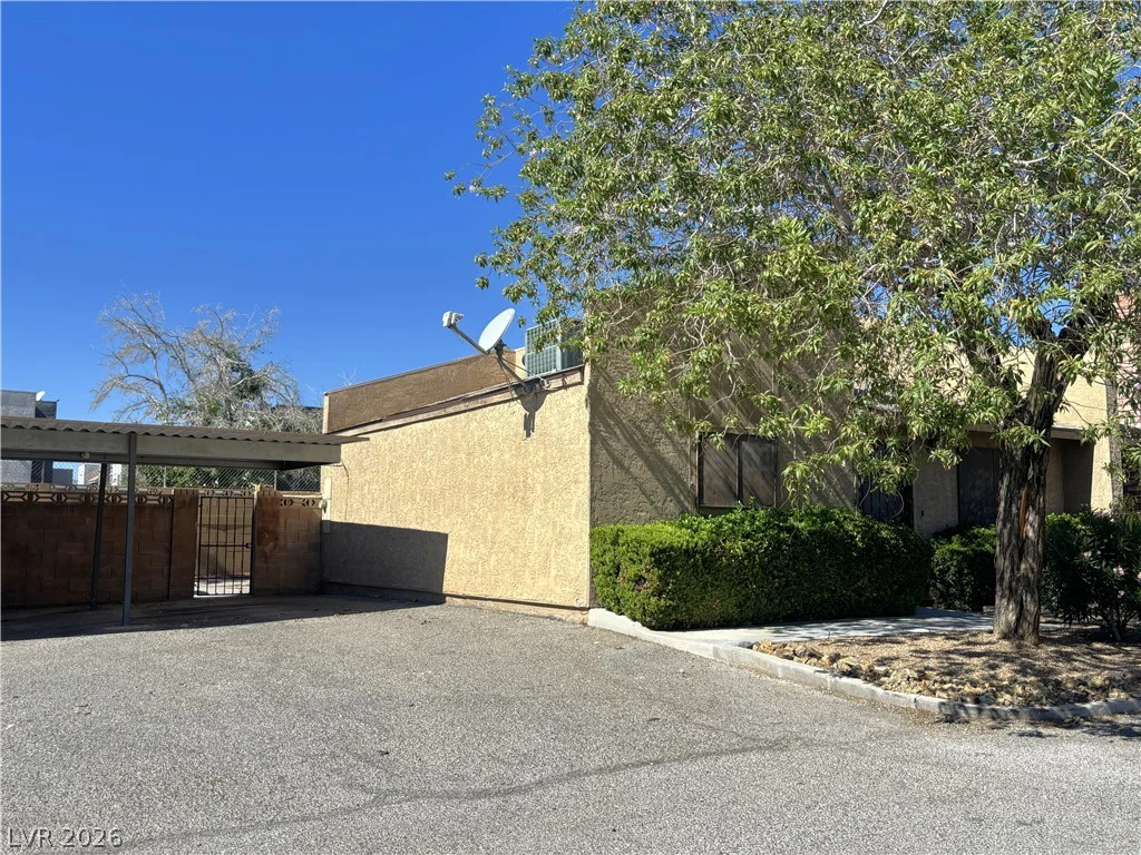 4267 Rollingstone, Las Vegas, NV 89103