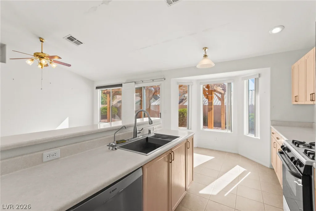 7625 Twisted Pine, Las Vegas, NV 89131