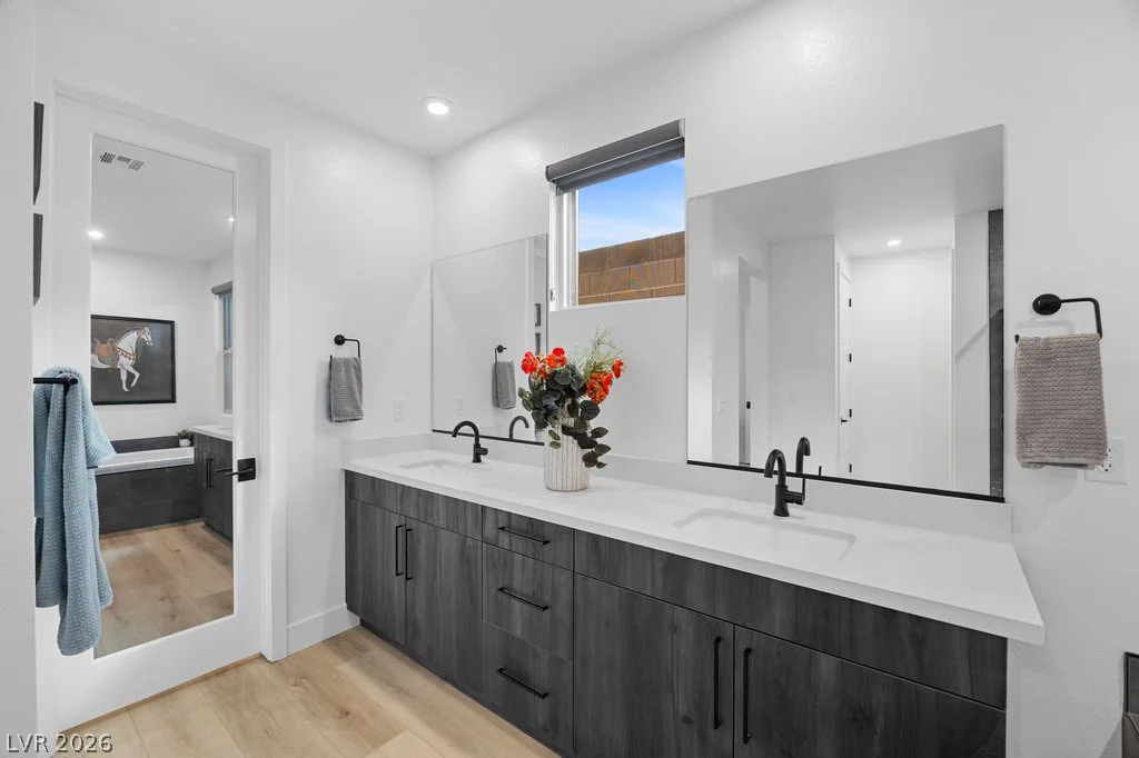 1944 Regal Bluff, Henderson, NV 89052