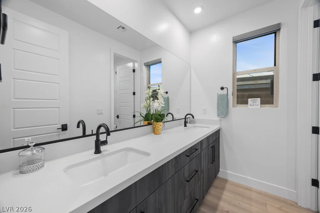 1944 Regal Bluff, Henderson, NV 89052