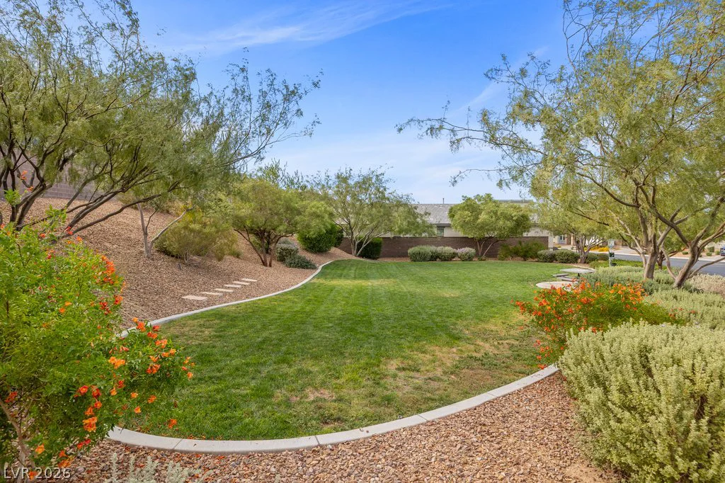 1944 Regal Bluff, Henderson, NV 89052