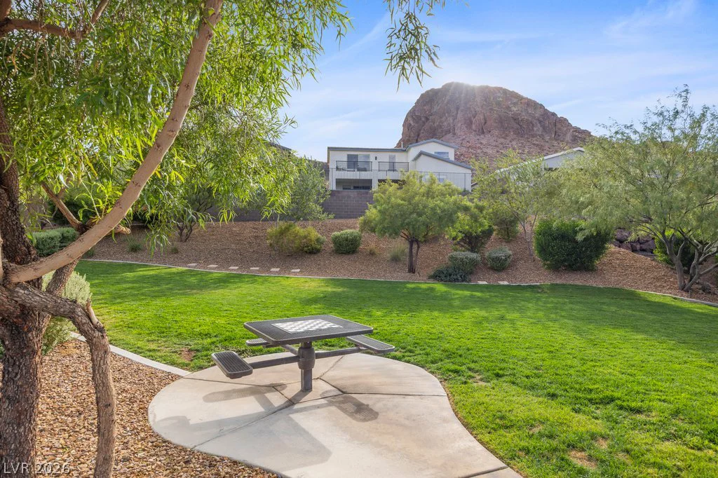 1944 Regal Bluff, Henderson, NV 89052