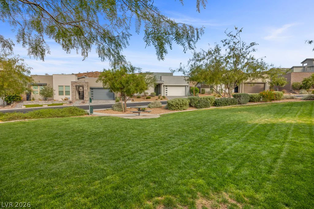 1944 Regal Bluff, Henderson, NV 89052