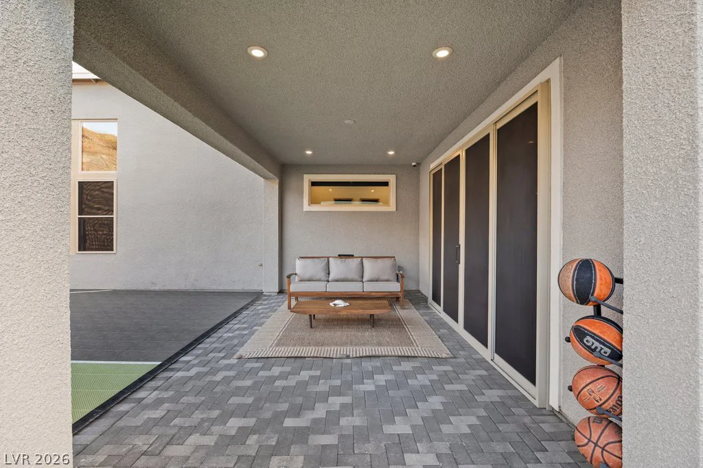 1944 Regal Bluff, Henderson, NV 89052