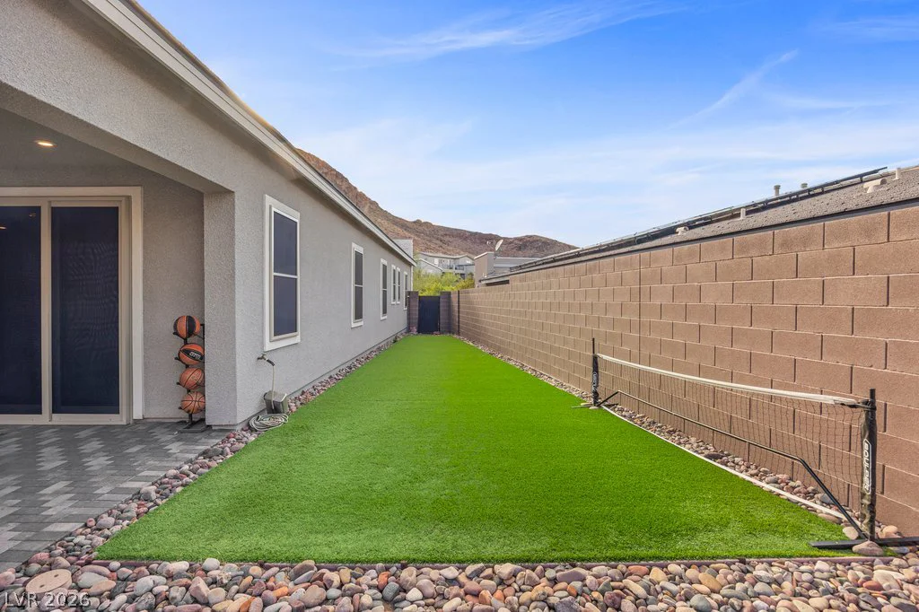 1944 Regal Bluff, Henderson, NV 89052