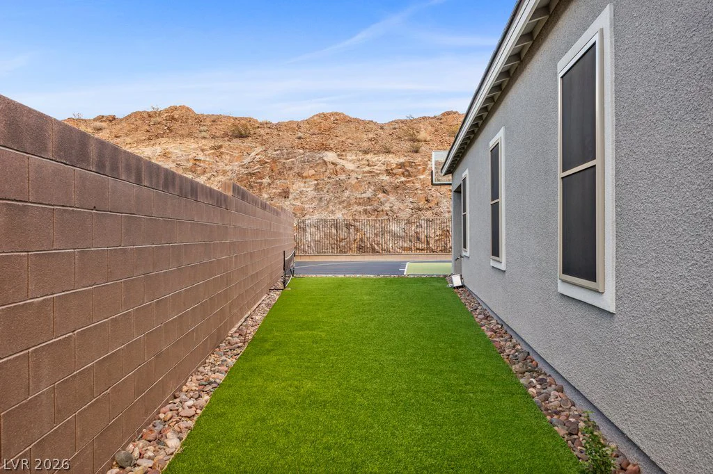 1944 Regal Bluff, Henderson, NV 89052