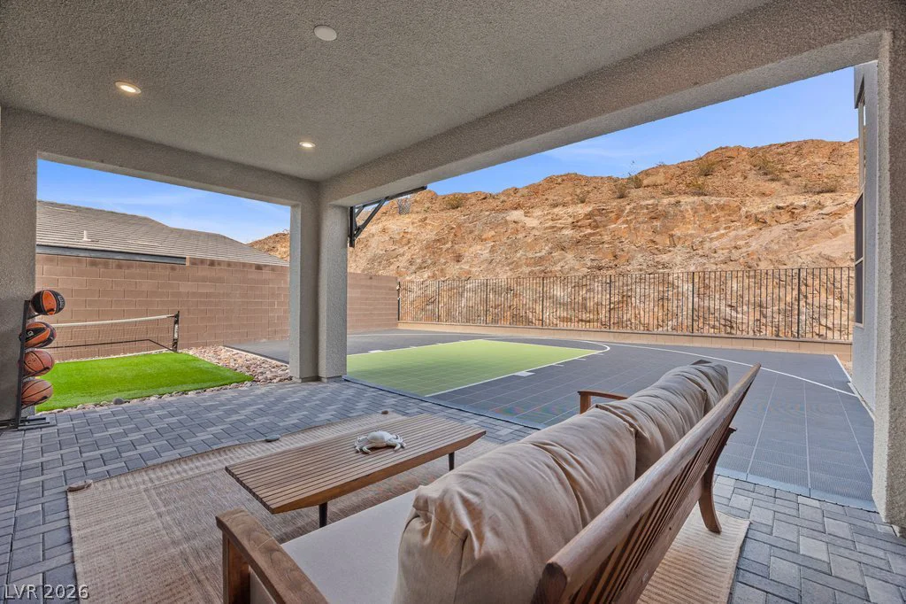 1944 Regal Bluff, Henderson, NV 89052