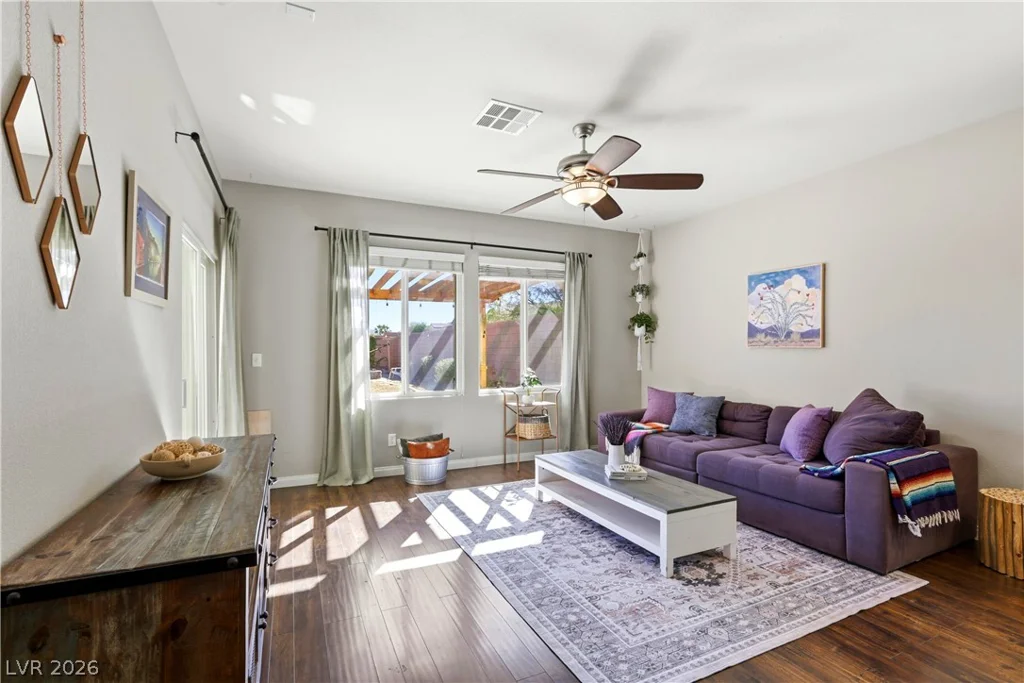 7453 Santo Domingo, Las Vegas, NV 89178