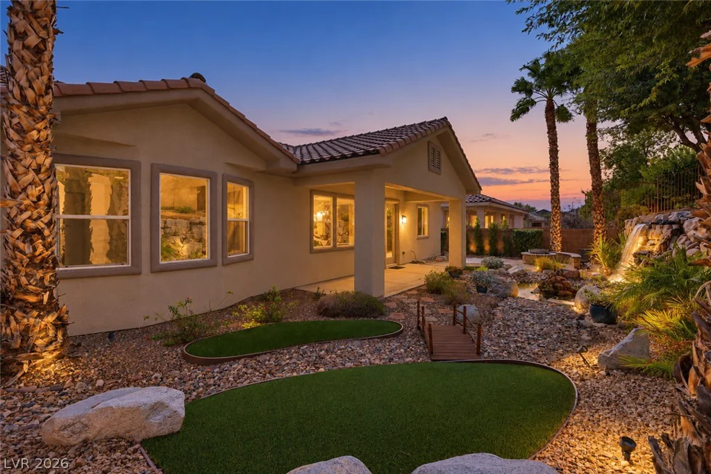 65 Twilight Rose, Las Vegas, NV 89138