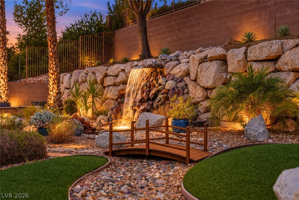 65 Twilight Rose, Las Vegas, NV 89138