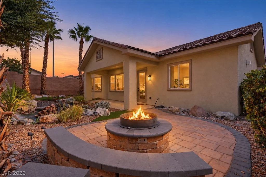 65 Twilight Rose, Las Vegas, NV 89138