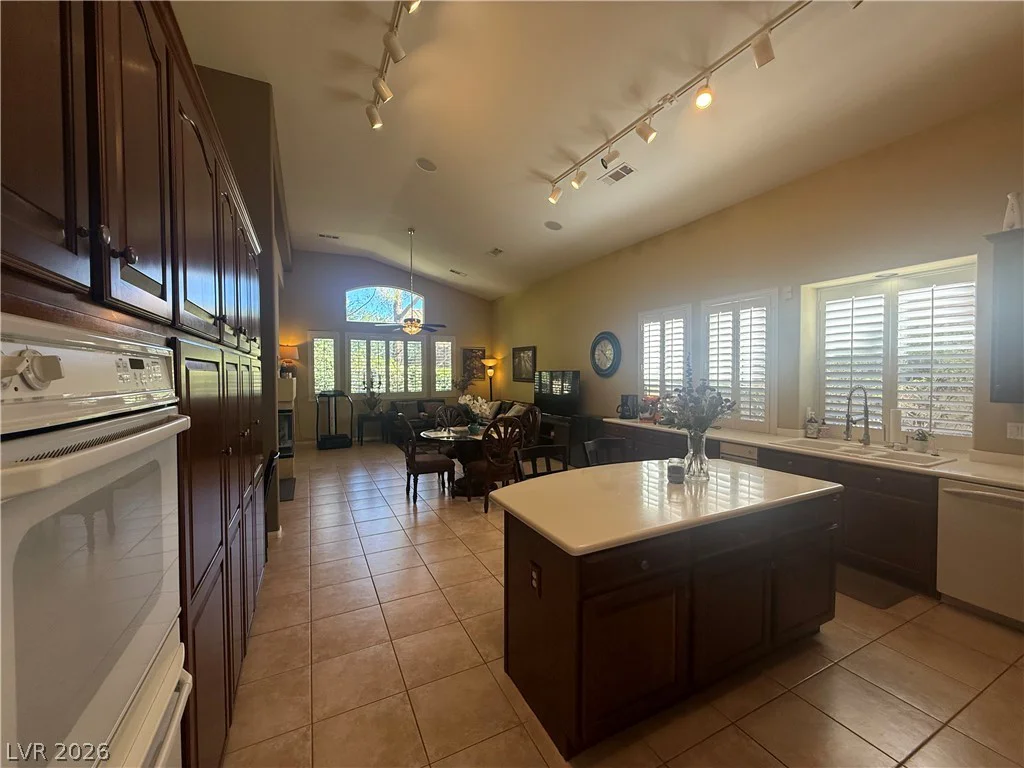 10008 Laurel Springs, Las Vegas, NV 89134